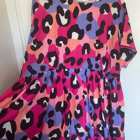 ✨Host Pick✨ Freya Bright Animal Dress - Size 18 (Plus Size) - Picture 5 of 7
